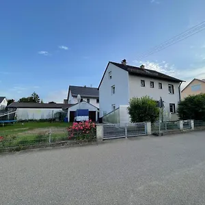 Appartement Guntia Mit Grossem Garten, Günzburg